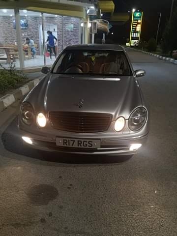 Mercedes - E320