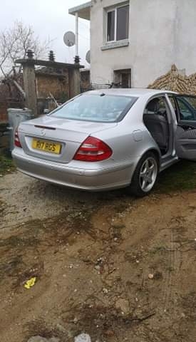 Mercedes - E320